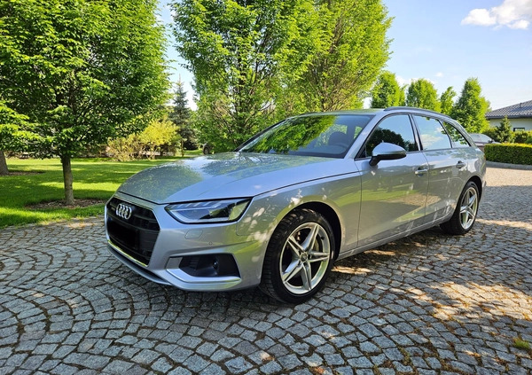 Audi A4 cena 128900 przebieg: 49000, rok produkcji 2020 z Błonie małe 407